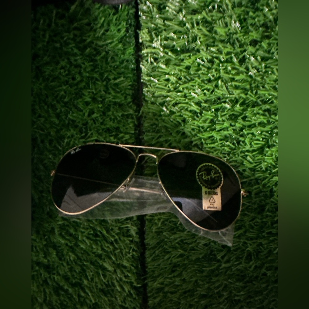 Brand New Ray Ban Aviator Classic RB3025 Gold Frame Green Lens